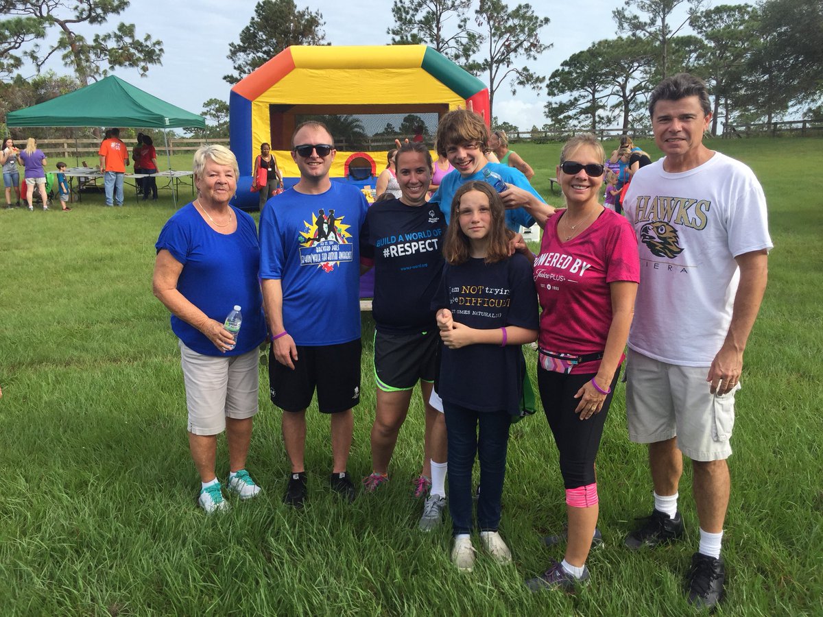 DillonDebby's tweet photo. Brevard #epilepsy walk!  #EpilepsyAwareness #healthylivingrevolution #juiceplus #brainhealth #vineyard https://t.co/RB7J5DO1Ev