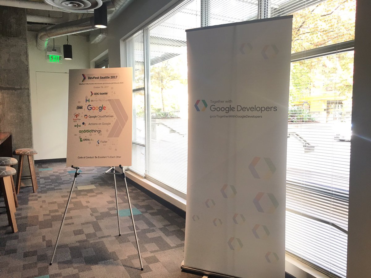 wutania's tweet image. Opening keynote by @martinomander at @gdg @gdgseattle #DevFest17 #DevFestSEA