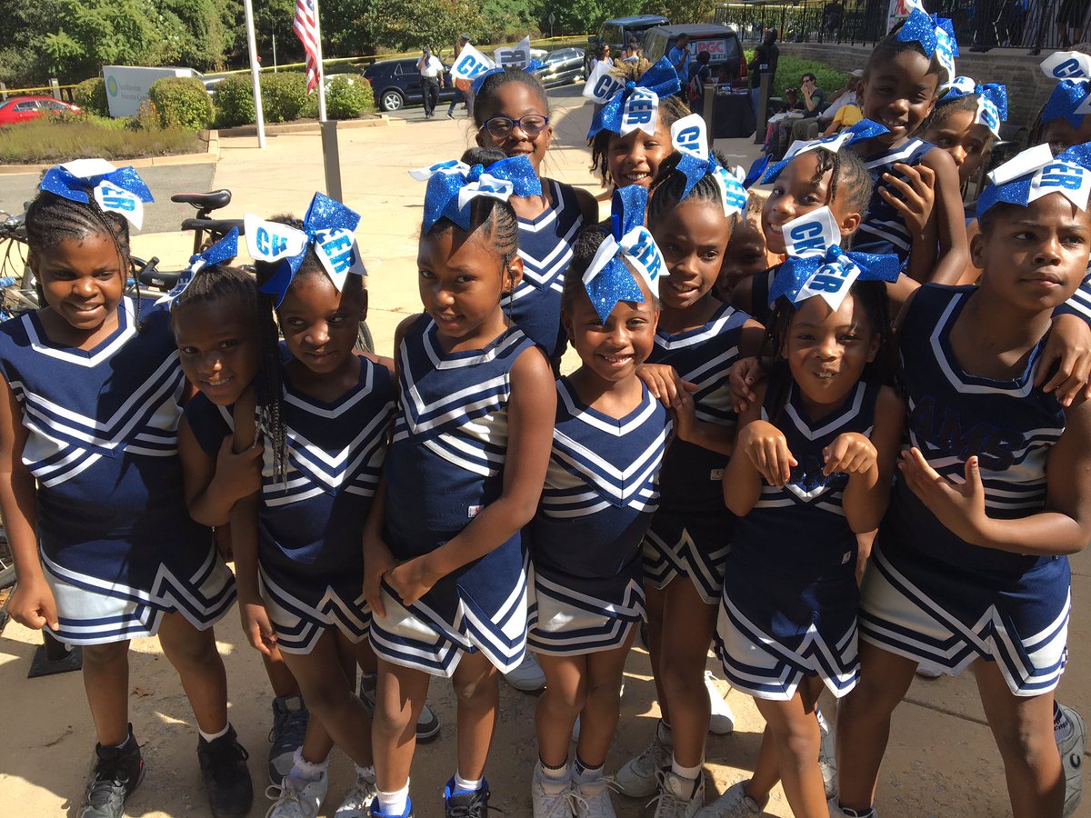 AimeeCho4's tweet photo. Just met some adorable Garfield ES cheerleaders! (and even some budding reporters in there?) @nbcwashington @dcpublicschools https://t.co/bOvqdRsqKk