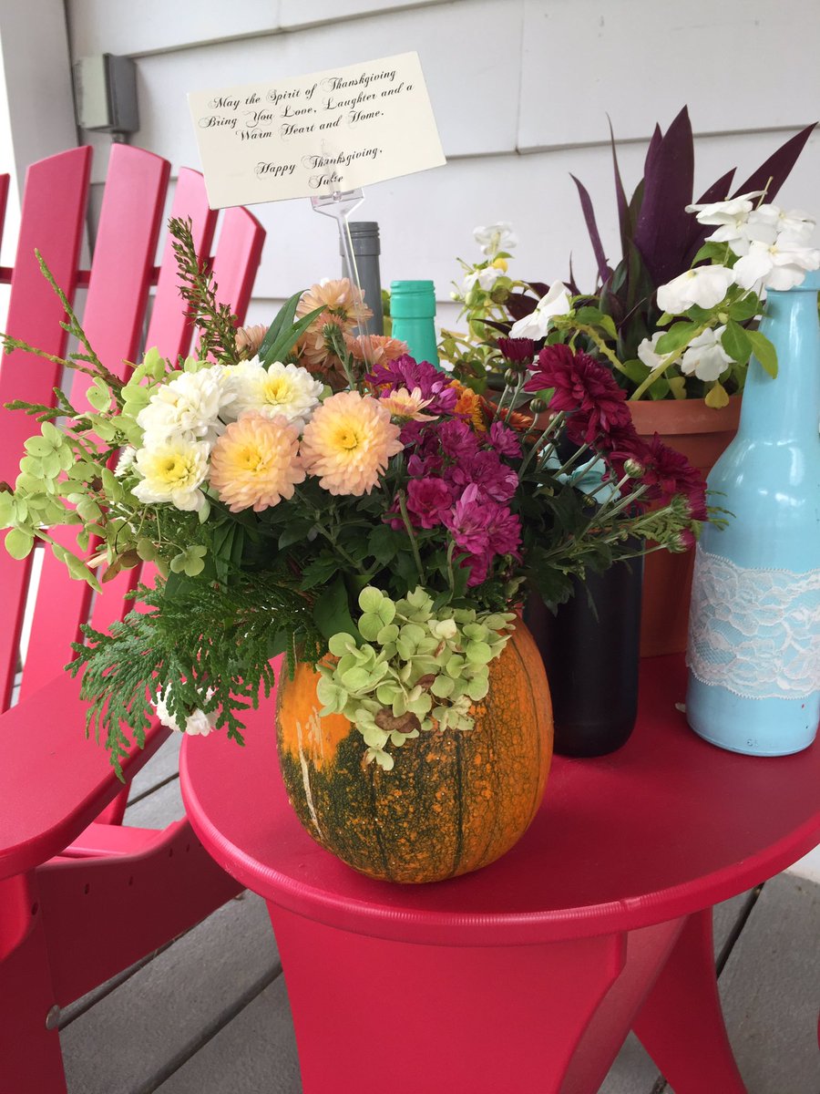 4 years in Port Perry and <a href="/movingwithjulie/">Julie Curran</a> continues to surprise us with a great Thanksgiving centrepiece!! Thanks Julie!! #topnotch #remax