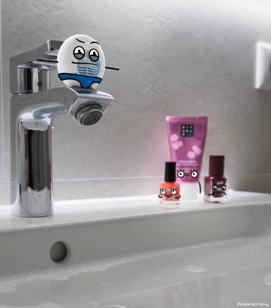 Oh oh somebody is trying to show off in front of the ladiiiies 🏊‍♂️👀👀💪 #reallifedoodles #doodles #fun #funny #flos… ift.tt/2xp9C11