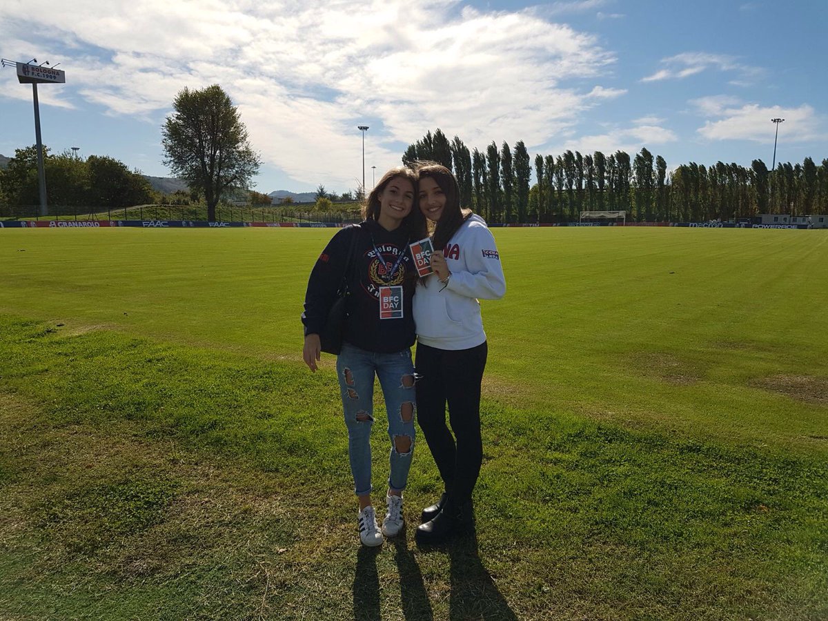 zon4gang's tweet photo. BFC Day 👑❤️💙 #BolognaFc #SempreQua @BfcOfficialPage https://t.co/OTB5Q1pMyI