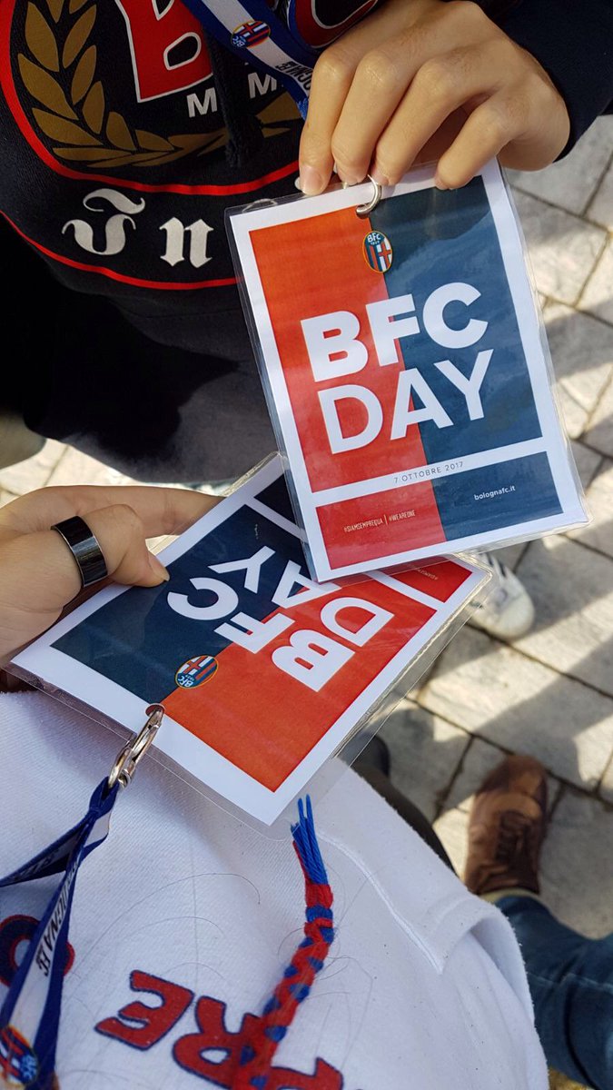 zon4gang's tweet photo. BFC Day 👑❤️💙 #BolognaFc #SempreQua @BfcOfficialPage https://t.co/OTB5Q1pMyI