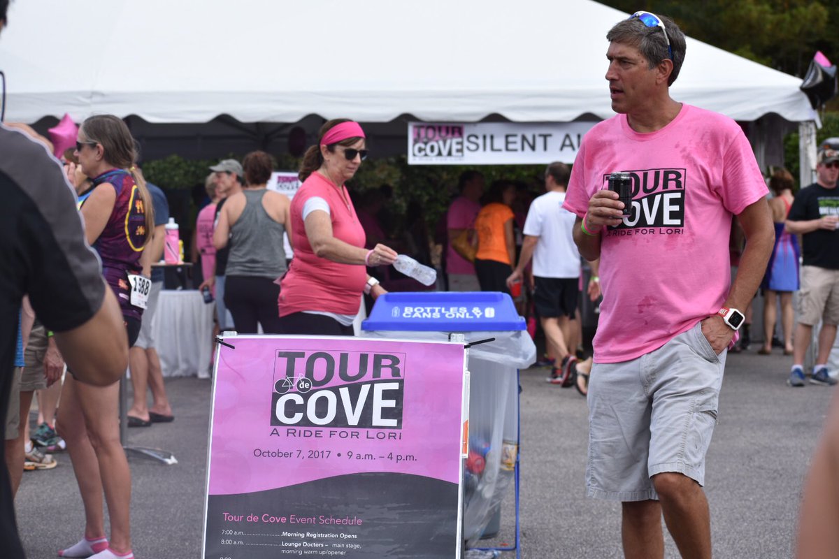 caryncgov's tweet photo. Hundreds out supporting Lori for #TourDeCove. Fun and food continue until about 4 pm. https://t.co/T4AUfMkOdj. https://t.co/H9ApCboCGK