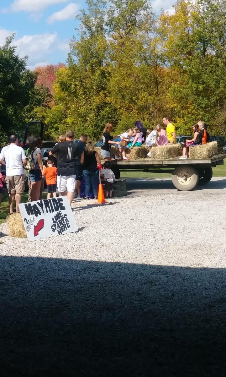 Events_MHS's tweet image. Come on down and have fun at the Gates Mills Enviornmental Centre for the Fall Festival