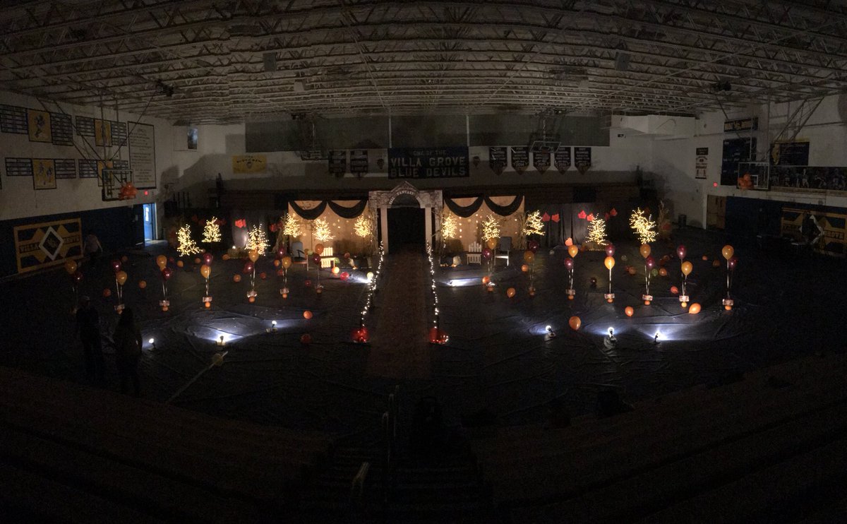 VGHSCouncil's tweet photo. Celebrate the end of Homecoming week with us at the Coronation and Dance tonight, starting at 7pm!! #Hoco2K17 https://t.co/P8FDauEaIR
