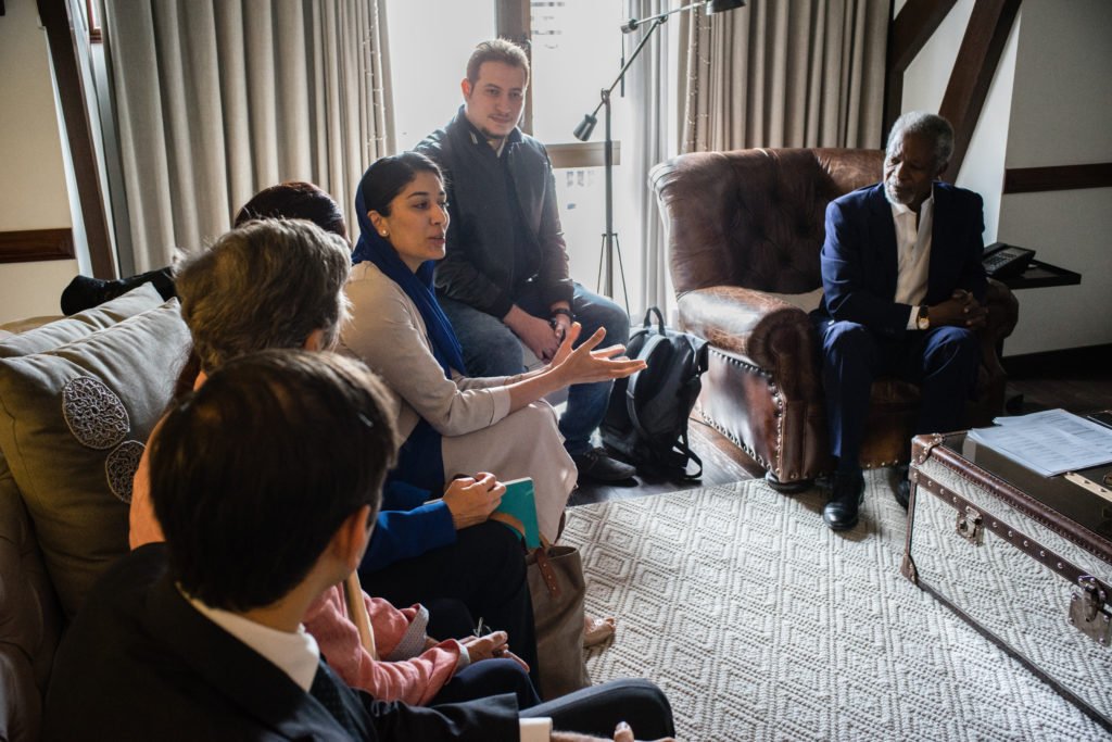 KofiAnnan's tweet photo. I'm at @OneYoungWorld  today w/ @Xtremely2gether, sharing our thoughts on peace &amp; empowering young people in #CVE https://t.co/Fg0ZpChAlz https://t.co/APagUVakMY