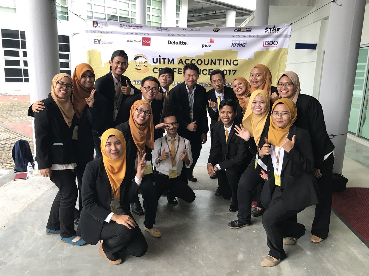 diyanajuhari's tweet photo. Thank you teammates 💕 @SMF_Perakaunan @uac2017 https://t.co/QtbkuNF5dI