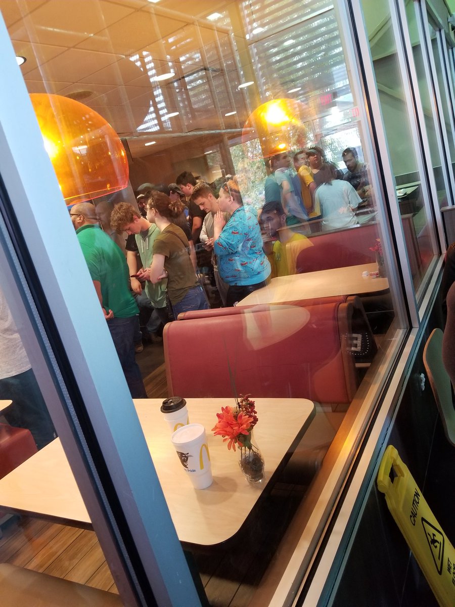 brokentreadmill's tweet photo. Waiting in line for over 2 hours. Store is in utter chaos, no order, and manager doesn't care. Way to go Charlotte McDonalds. #Mcdonalds https://t.co/YUv0qllRTJ