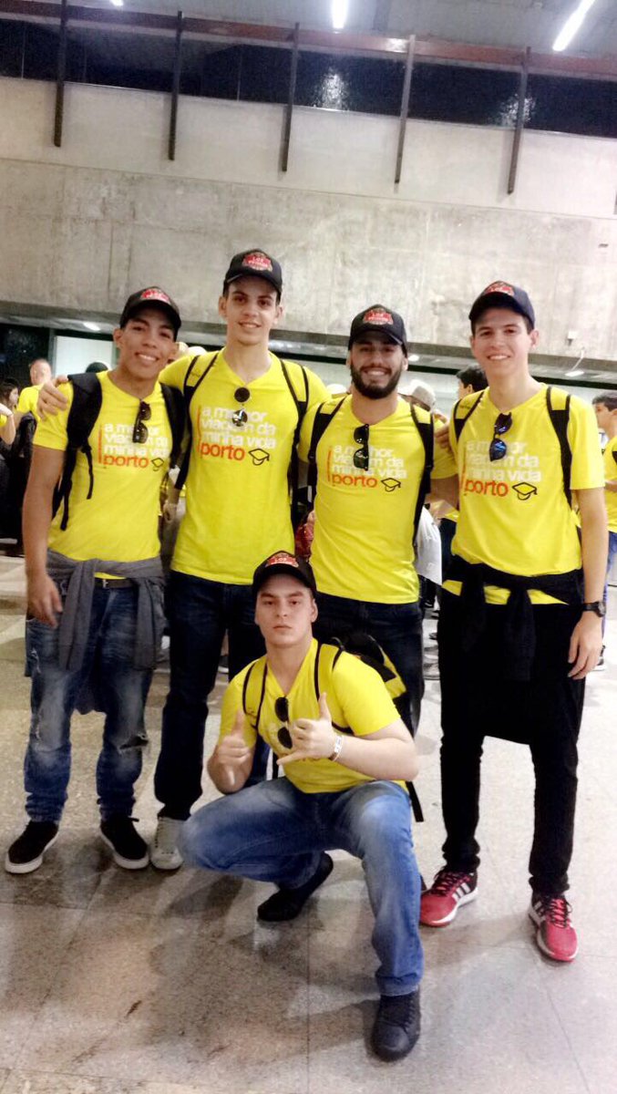 Miguel_Araujoo_'s tweet photo. Deus nos ajude #portotododia https://t.co/NUSOCcA6Mi