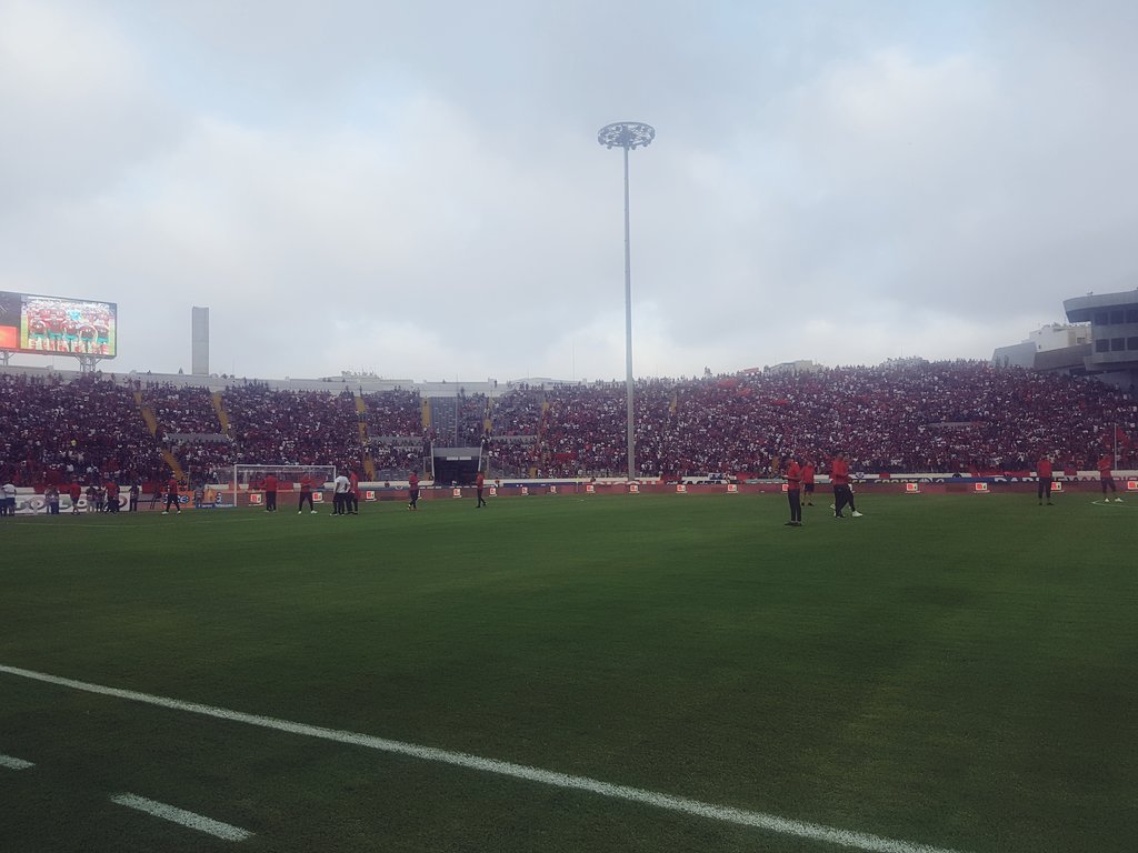 FRMFOFFICIEL's tweet photo. Les deux équipes sur la pelouse du Complexe Mohammed V #TOUSAVECLESLIONSDELATLAS🦁🇲🇦 #WCQ #Maroc #MARGAB #FRMF #ENA https://t.co/OHMCQyEYUe
