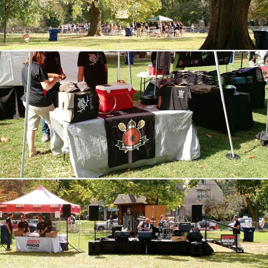 Find @meaddrinkr helping  @meduseldmeadery at the #brewchananfest