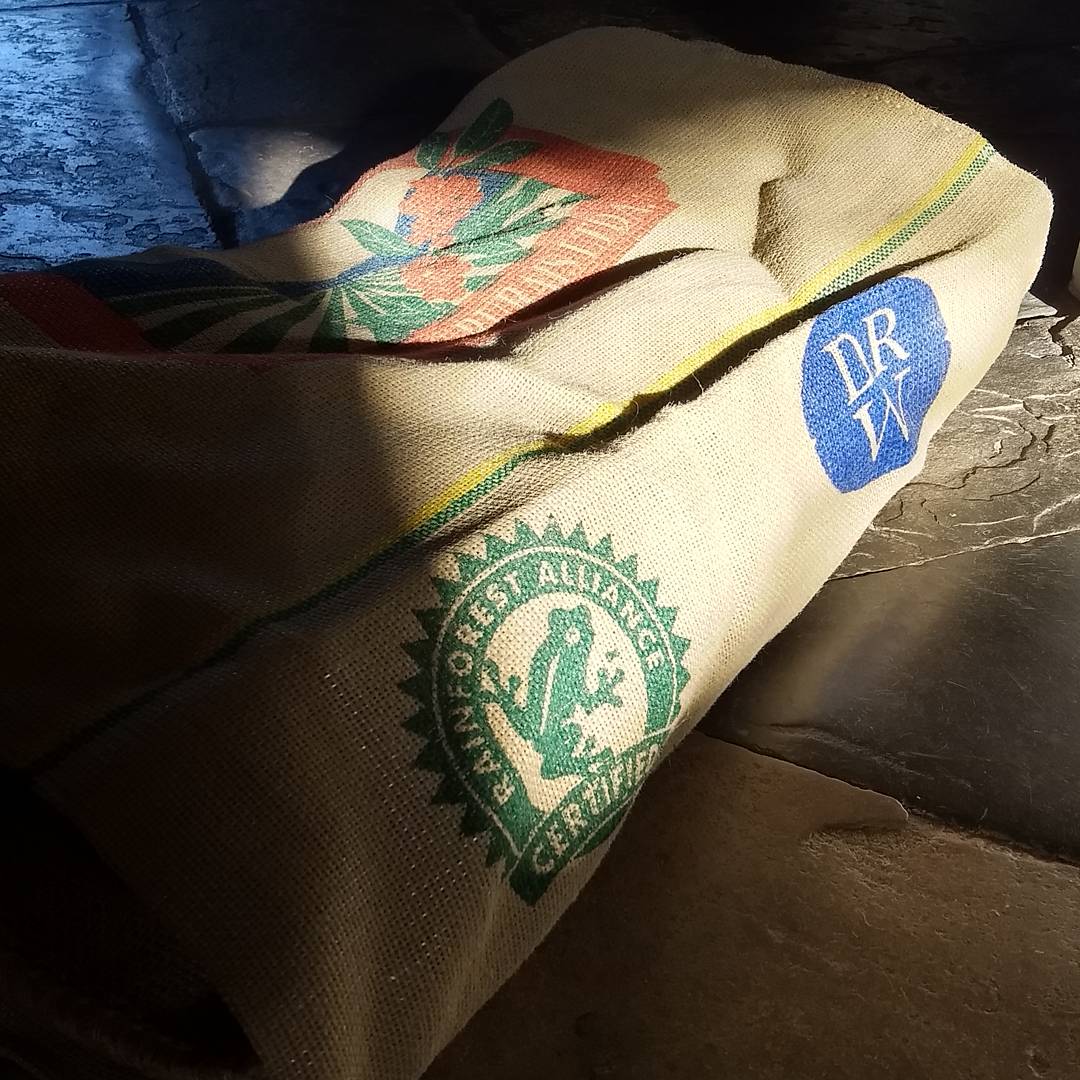 bobbinandtink's tweet photo. Thank you @monsoonestatescoffee for these coffee sacks, looking forward to having a play... #smallbusinesssaturday #suasaturday https://t.co/B7uhGWZZLS