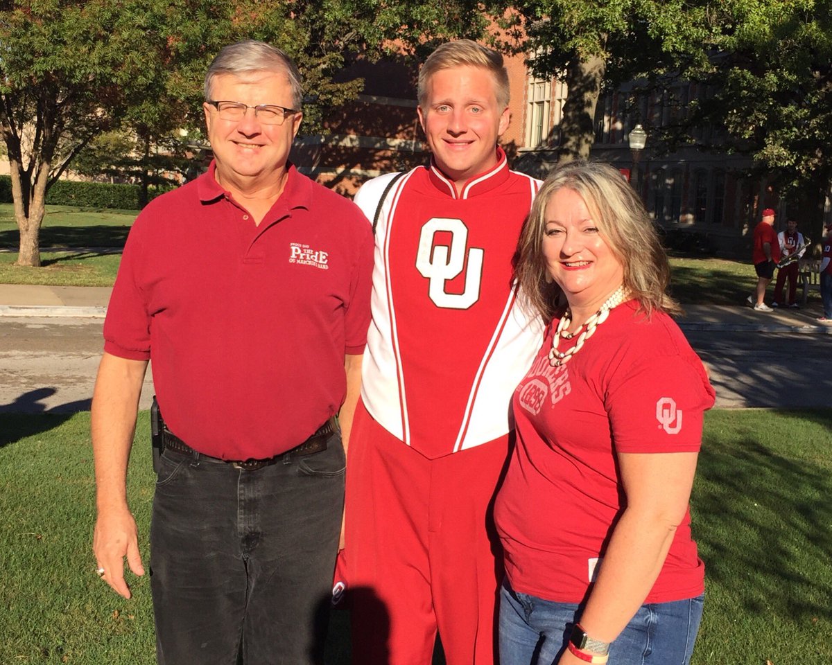 marydelafield's tweet photo. #tagboard #sooners #theprideofoklahoma #prideparents #beatthecyclones https://t.co/K6FEi1LX23