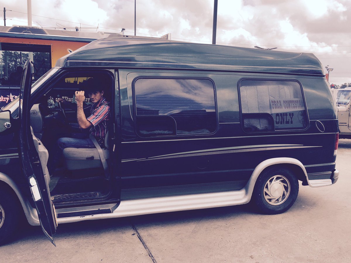 Conroe Bull Mania time... ⁉️

Yup. Yup it is. Come on down to <a href="/DeMontrondAutos/">DeMontrond Auto Grp</a>, we'll be here till 3! <a href="/kstarcountry/">Kstar Country/ KVST</a>