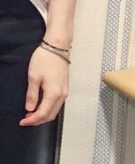 sunflower__02's tweet photo. 화질이 안좋아 잘은 모르겠지만 되게 커플 팔찌 느낌이다..#재도 #JaeDo https://t.co/D6fvc4fuMU