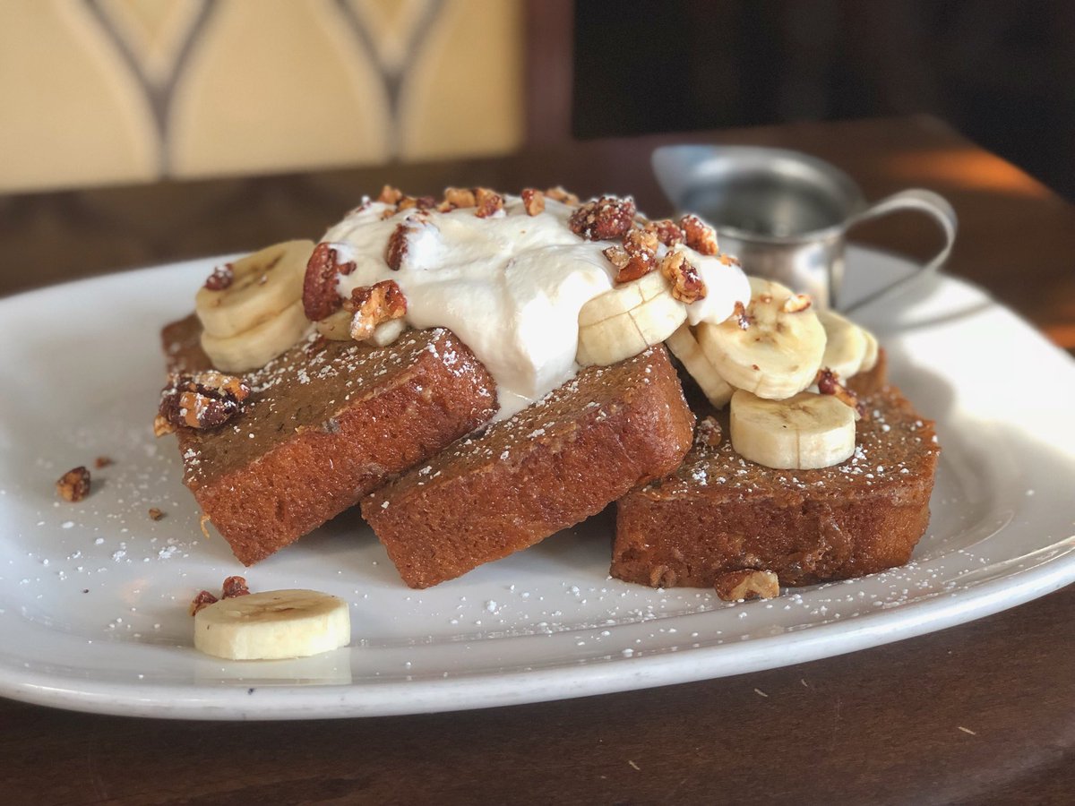 deveresdavis's tweet photo. Grab some brunch at the pub before you head to the @UCDavisAggies Brewfest today! #davis #davisbeerweek 🍺 https://t.co/erOvZVkP8p https://t.co/p4vokVhCI6