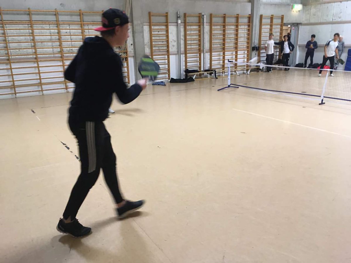 pickleballswe's tweet photo. Ungdomsträning en fredagkväll i Uppsala med 20 ungdomar som provar på pickleball. 
#pickleball #pickleballförbundet #pickleballuppsala https://t.co/mhfsD6b76g