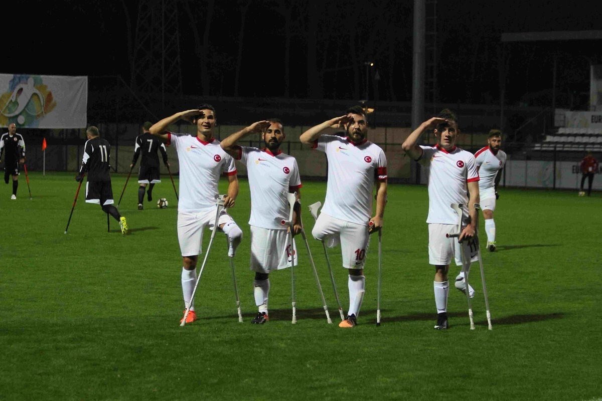 HergunBesiktas_'s tweet photo. Millilerimiz finali Vodafone Park'ta oynamak istiyor.  @Besiktas https://t.co/n6HIhLR3DA