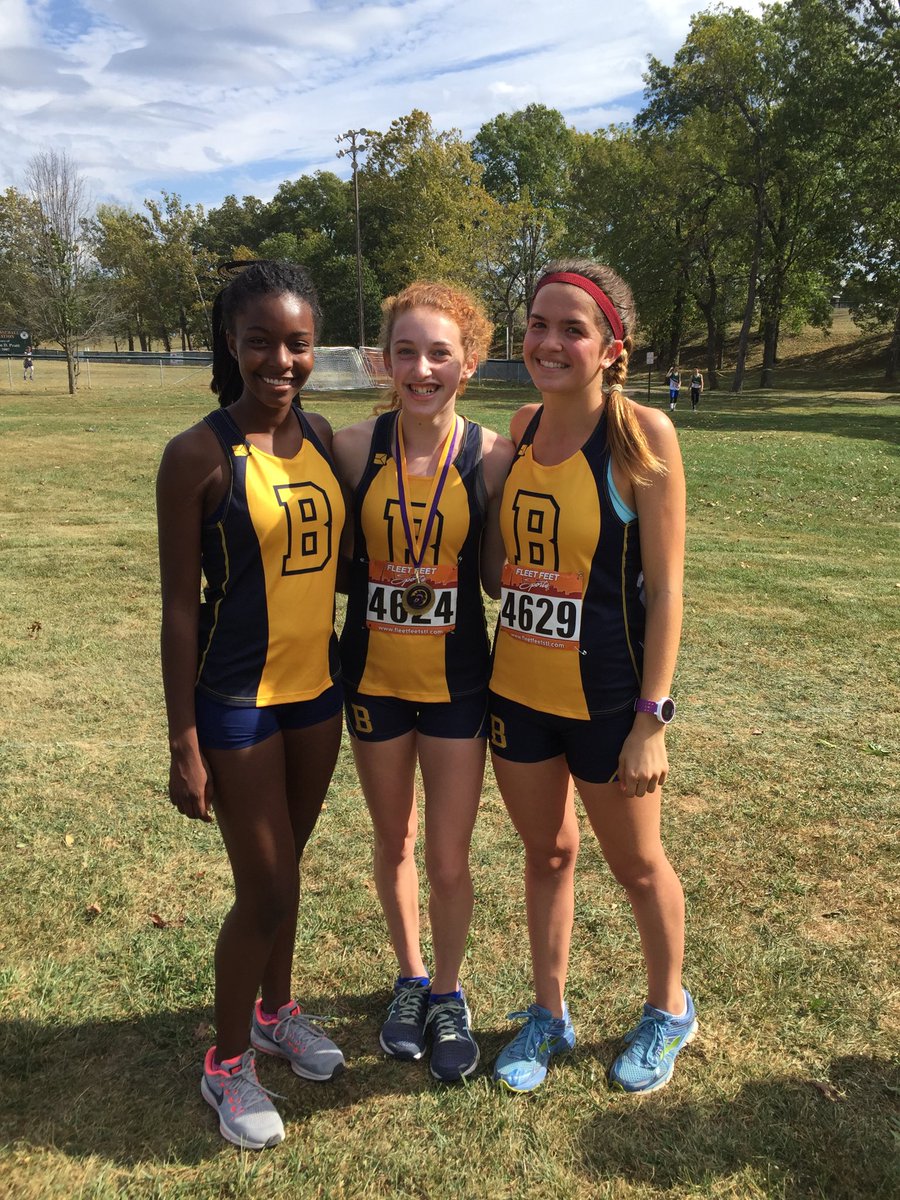 JBSXC at Potosi Invitational. Both teams ran like the wind in the wind! Three Bomber girls in the top 20, led by Kylie Goldfarb in first.