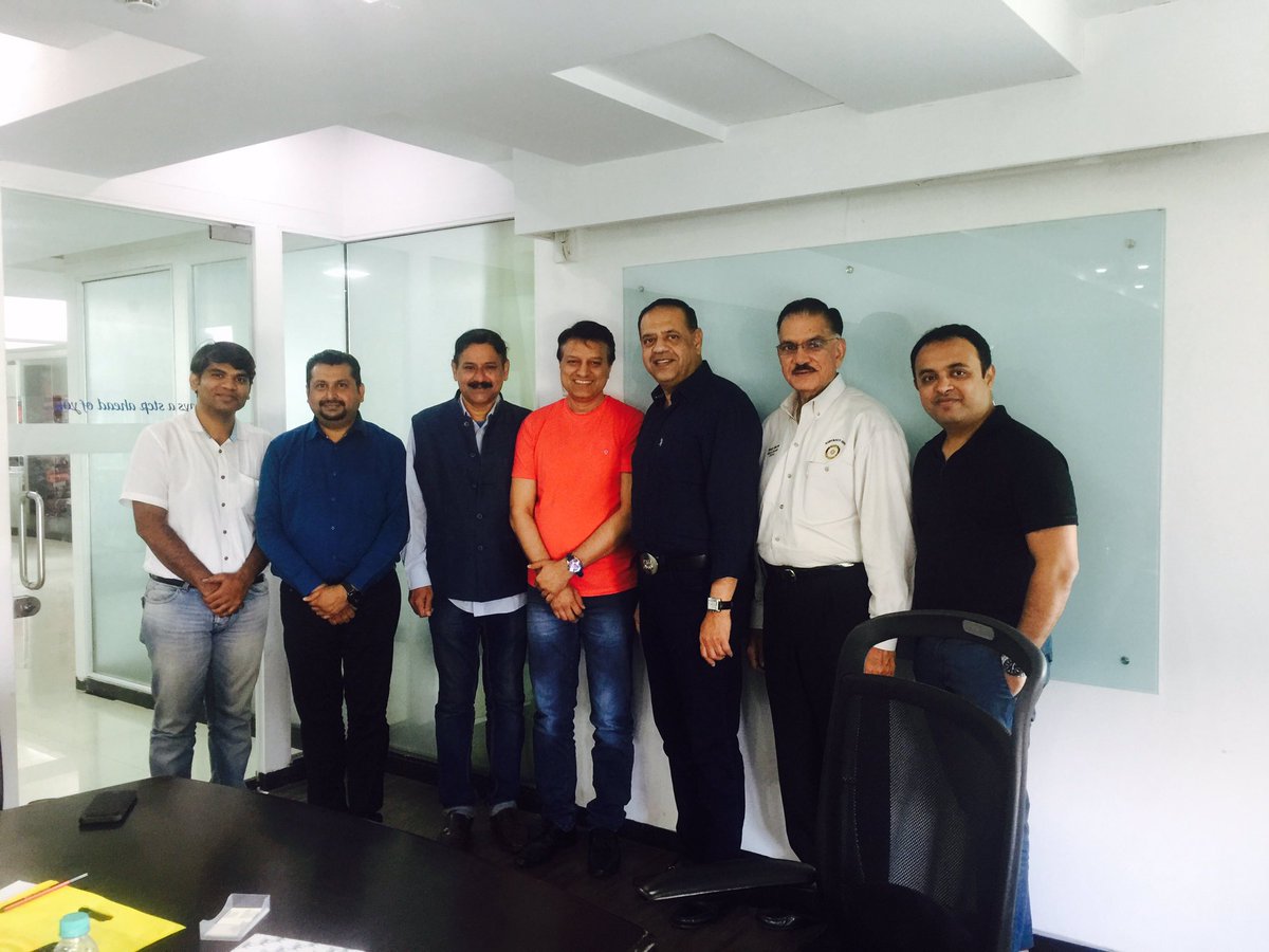 ameetvmehta's tweet photo. Lufti Hassan & Sunny Sharma from Texas at law firm Solicis Lex for Medical Tourism, Hospital Acquisition project #DevangMehta @mackajani https://t.co/rMlaDCS6zd