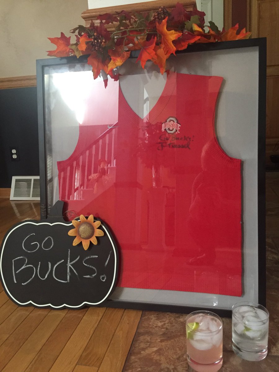 BruDavies's tweet photo. @KSpecial9 @BigPappyLeo @DaviesAlisonpa3 #VBKO #VegasStrong #SweaterVest O-H-I-O #beatthetwerps https://t.co/W0WB2nYPkT