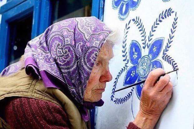 Million_0's tweet photo. فنانة تشيكية ذات ٩٠ عاماً! https://t.co/pcjgJB16J8