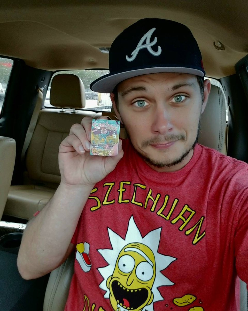 Str8CshHomie's tweet image. Got that glorious  #SchezwanSauce and didn't even have to wait 9 seasons.  @McDonalds @Mike_Haracz