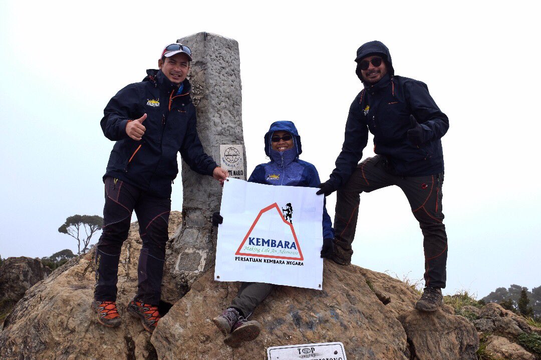 KembaraNegara's tweet photo. Tahniah!!
Dari Puncak Gunung Latimojong, Sulawesi
https://t.co/iU0wPolrb9
#10YearsAnniversary
#RespectTheMountain
#MakingLifeAnAdventure https://t.co/syShxxvvBd