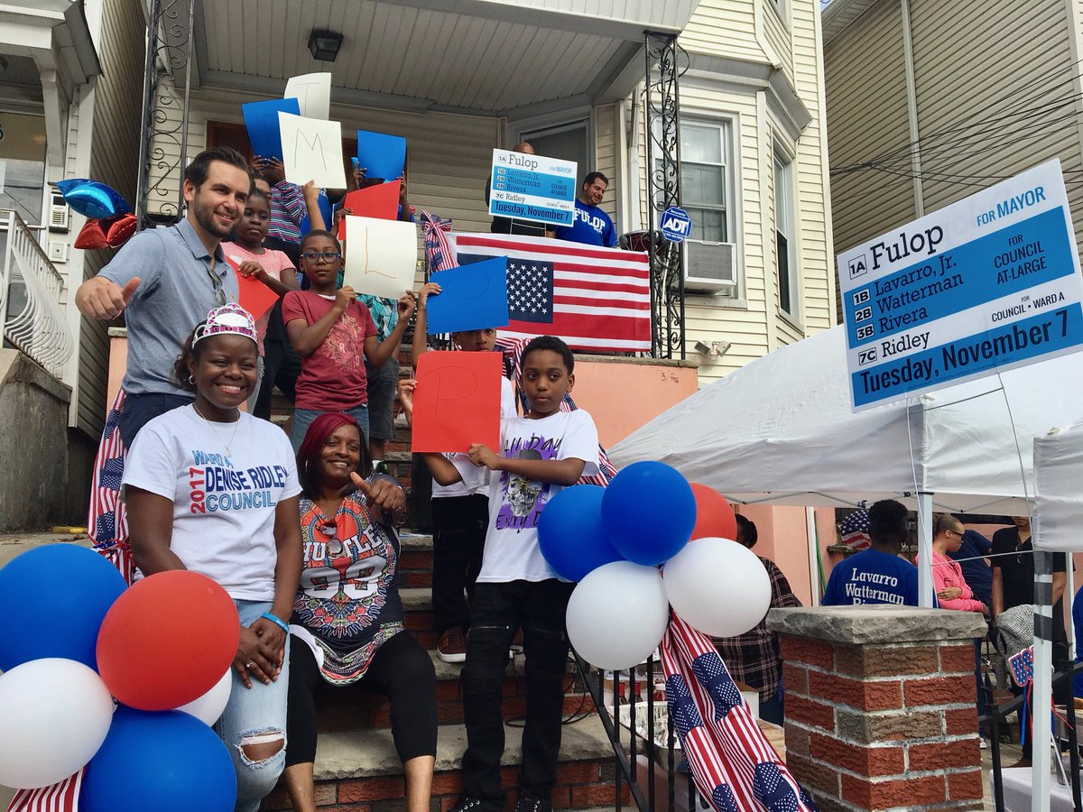 Ward A meet/greet - big turnout as we push for <a href="/DeniseRidleyJC/">Denise Ridley</a> #teamfulop #JerseyCity