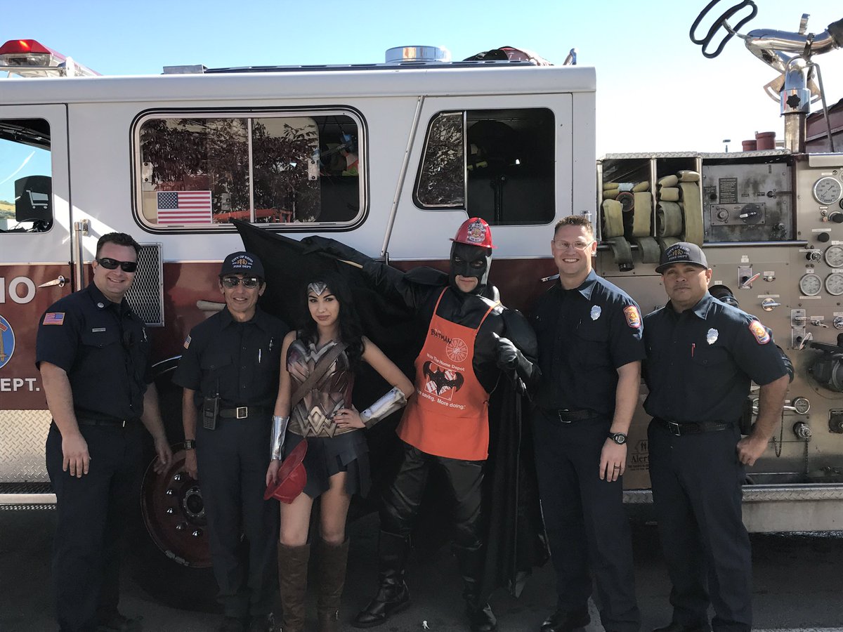 designertod's tweet photo. Thank you to the Heroes! #renofirefighter #3304andmore #Pacnorthproud https://t.co/y4CP9rw5wX