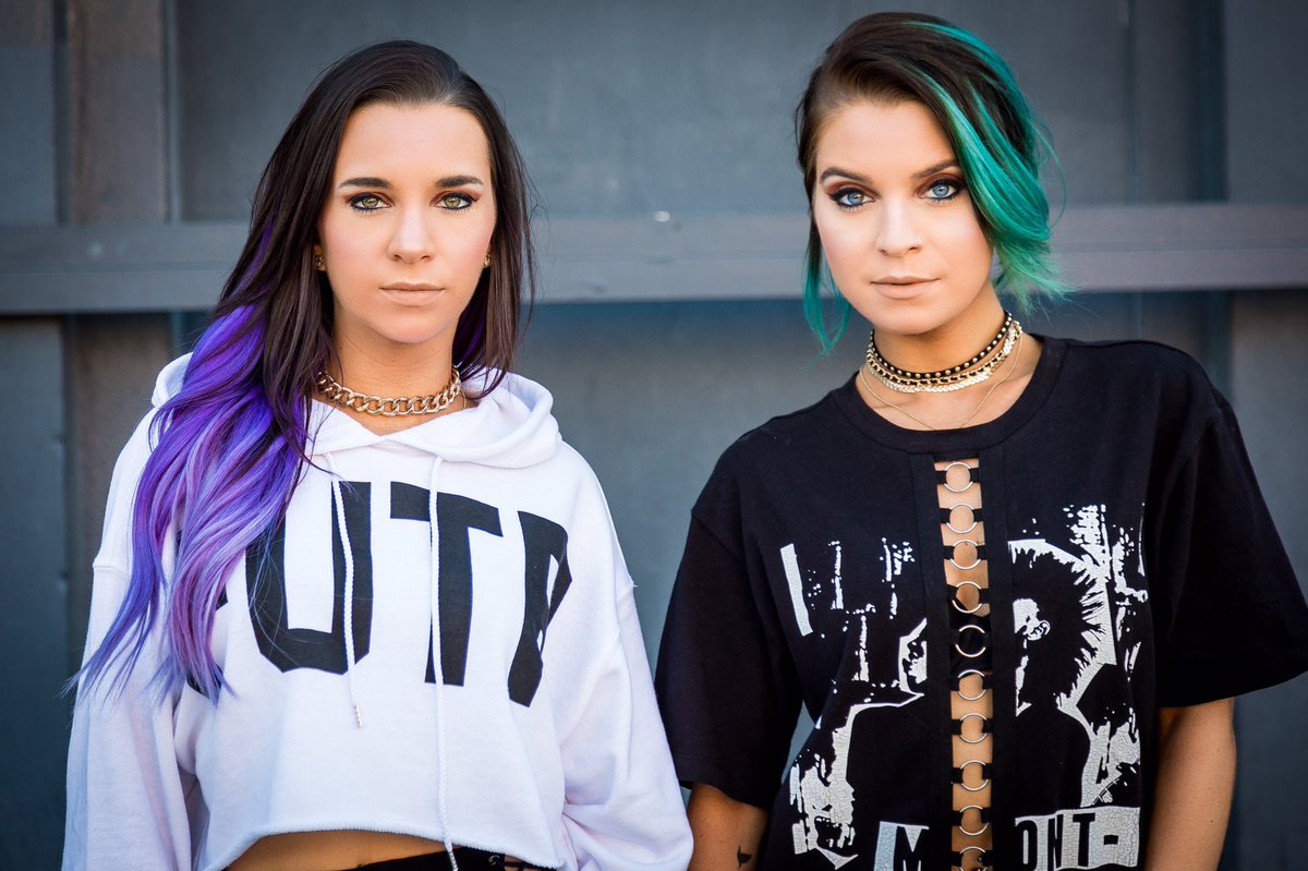 DuelleMusic's tweet photo. Catch us in the OC tonight throwing down at @BarEllipsis 🤘🏼💎 

@HazeCollege https://t.co/b4DOPX5Fgg