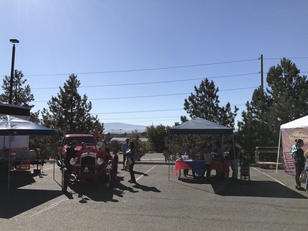 designertod's tweet photo. Fire safety month!
#3304andmore 
#Pacnorthproud #renofirefighter https://t.co/pte9CO348t