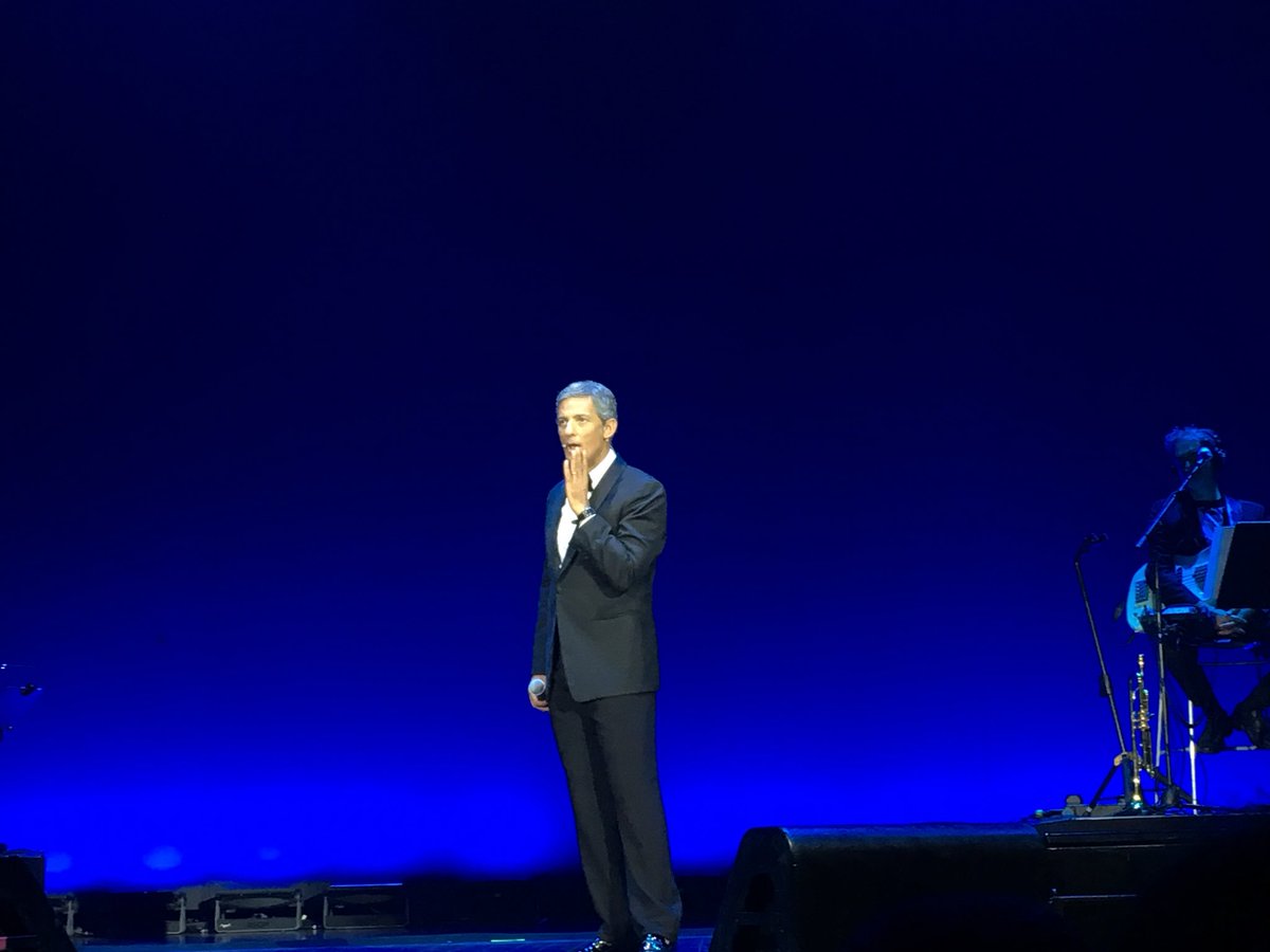 catalano_ilaria's tweet photo. C’è solo uno showman in Italia: Rosario @Fiorello #Solidarieta’ #FateBeneFratelliIsolaTiberina https://t.co/k0kOBEcEqj