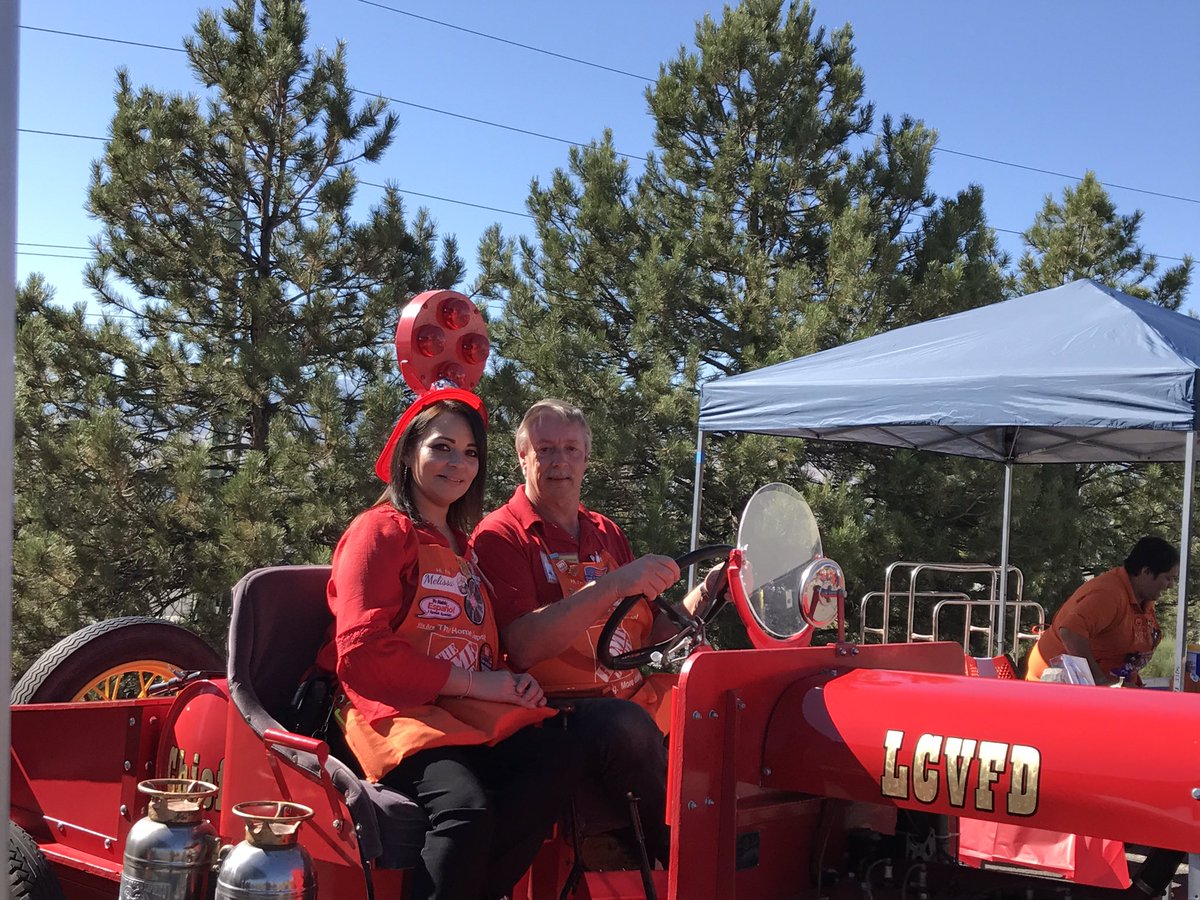 designertod's tweet photo. Fire safety event! #3304andmore #Pacnorthproud #renofirefighter https://t.co/DV9IZyAVZZ