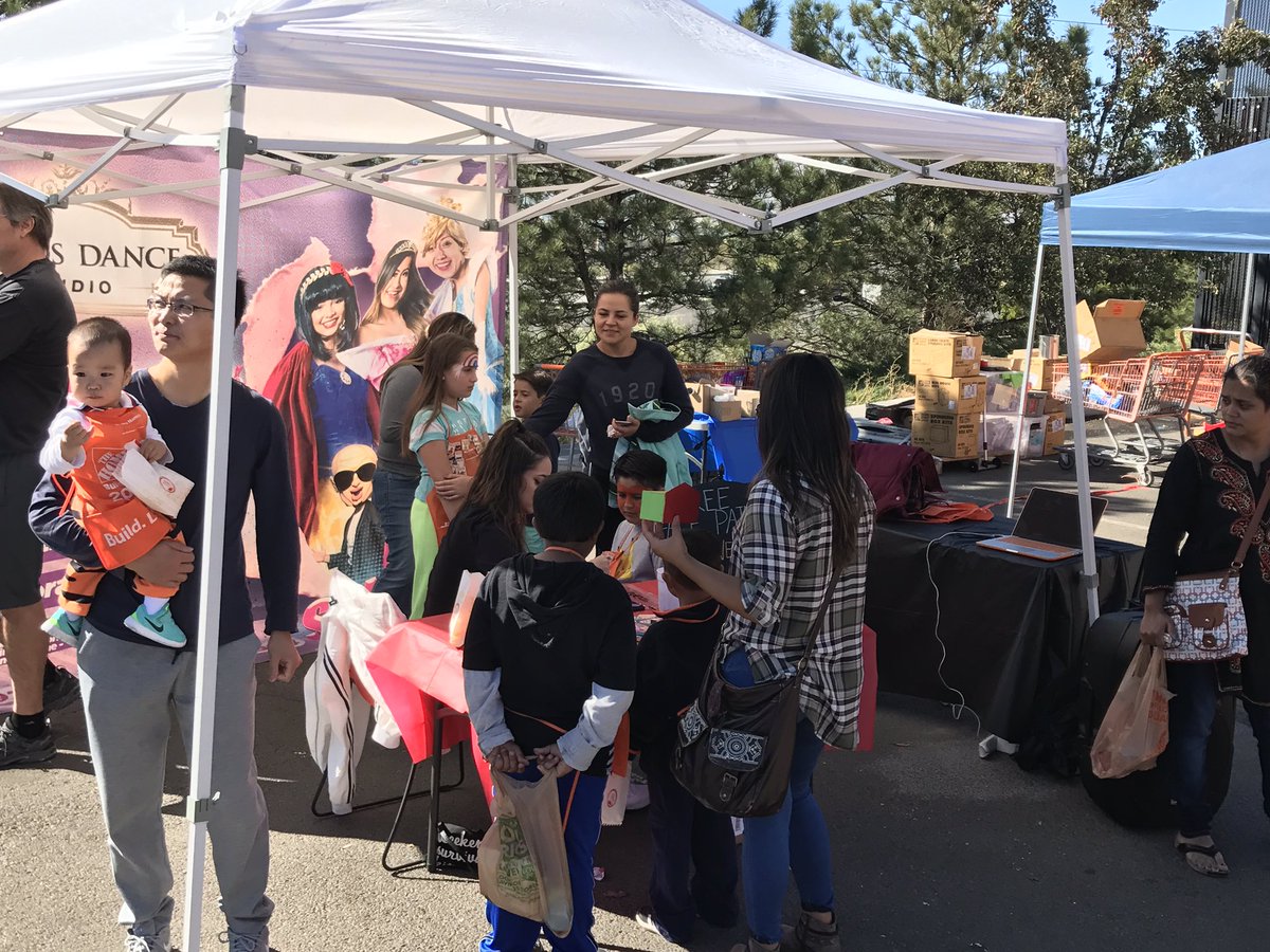 designertod's tweet photo. Fire safety event! #3304andmore #Pacnorthproud #renofirefighter https://t.co/DV9IZyAVZZ