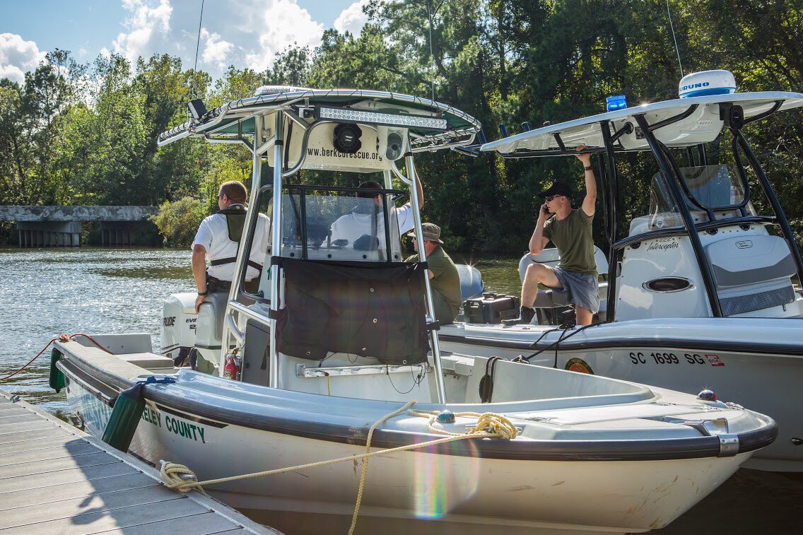 VOSOT_patrol's tweet photo. Chartered dive. Male w abt 70 dives exp. Zero visibility, swift currents. Call came at noon, search still underway in Cooper Riv #chsnews https://t.co/mD3L2d4MNr