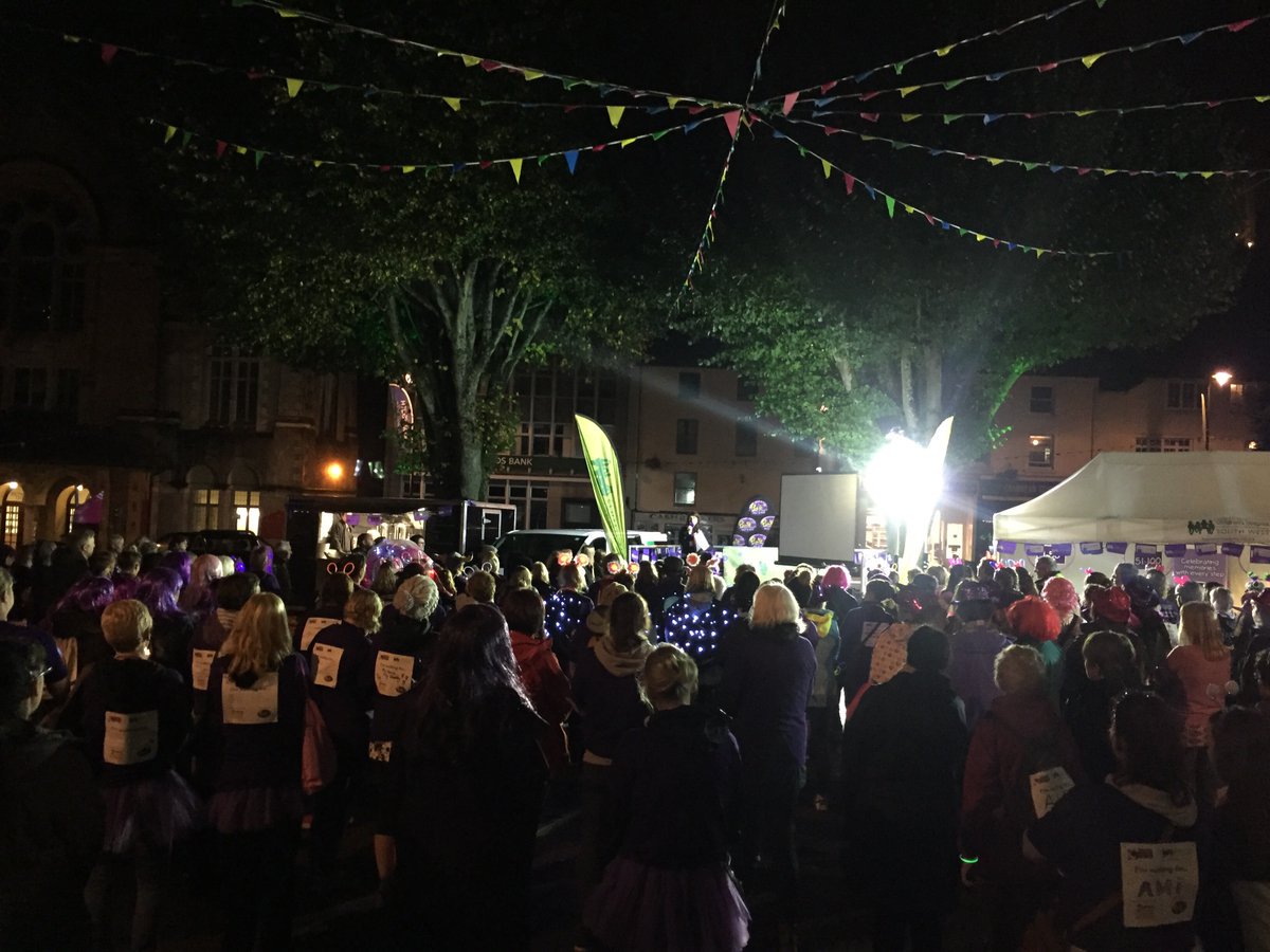 EmmaCowellBooks's tweet image. Hundreds of amazing women walking for @CHSW in the 9th #moonlightmemorywalk @piratefm #falmouth