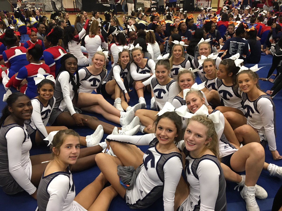 TiftCompCheer's tweet photo. win number 2!!! so proud of us girls <33 #allglory2robby #actuallyGod #aslightasair https://t.co/aAZ2ub49Uo