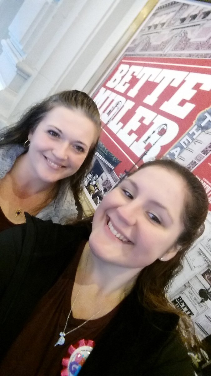 ItsThatKidLex's tweet photo. Best day ever #28thbirthday #hellodolly #divinemsm https://t.co/9KQlAAqArJ