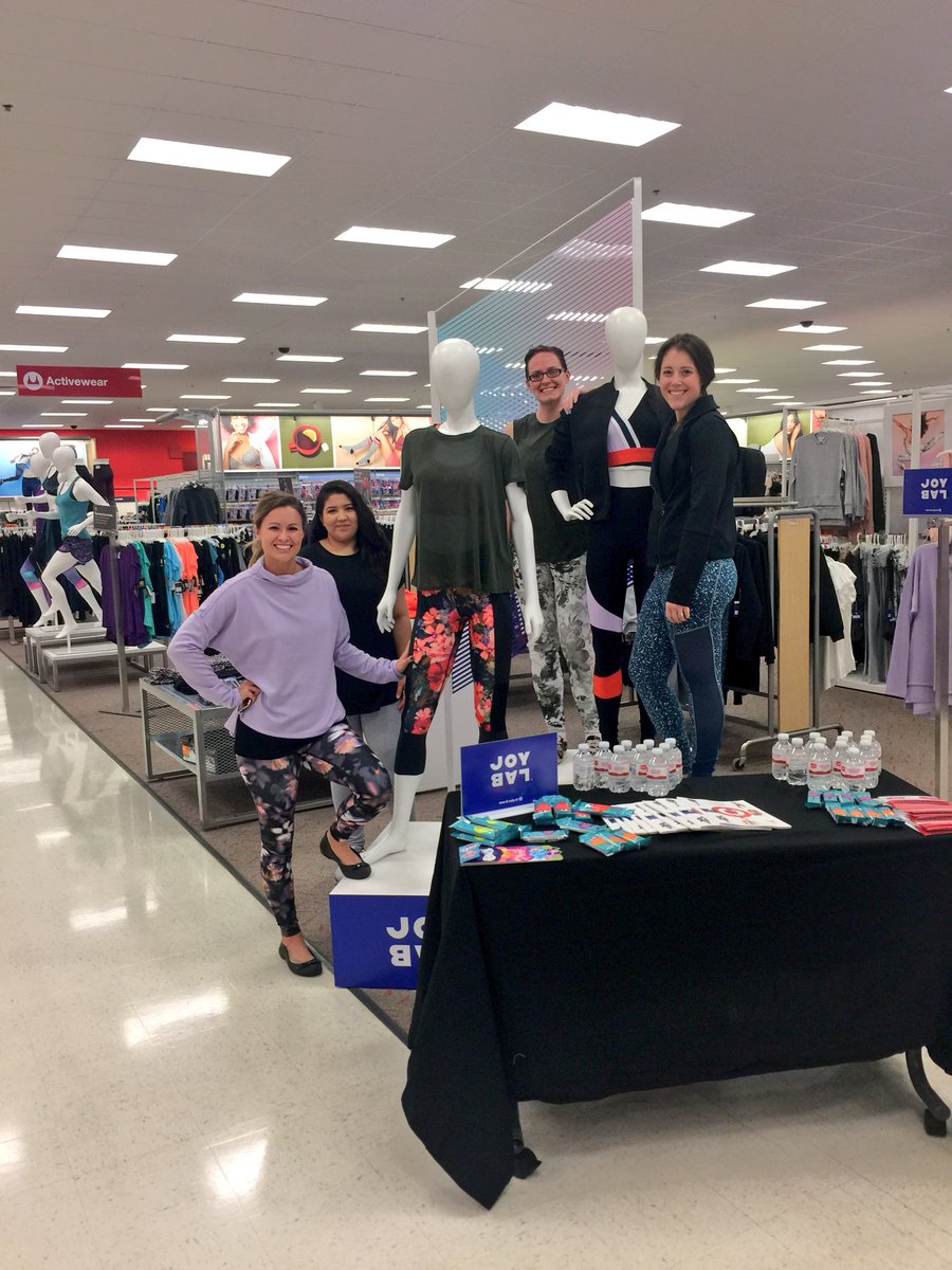 denton_theresa's tweet photo. Wear it, Love it, Sell it! #teachingandtraining #joylab #tryontotrain #drivetheexperience #modernization #guestexperience #T1463 https://t.co/wfvsxHEShO