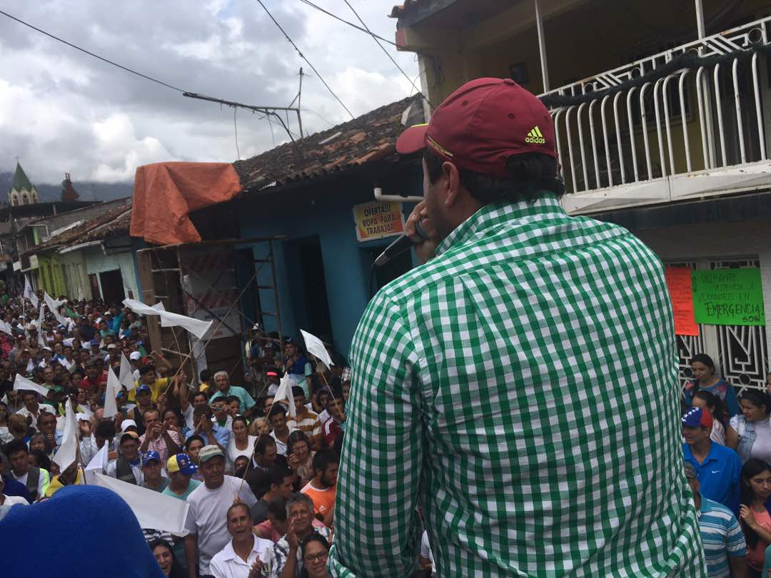 FAndradeRoa's tweet photo. Desde #Pregonero acompañamos a @laidygomezf todas las fuerzas juntas logramos el cambio para el #Tachira #JuntosSomosMas #07oct #YoVoto https://t.co/jnwj1Gl41i