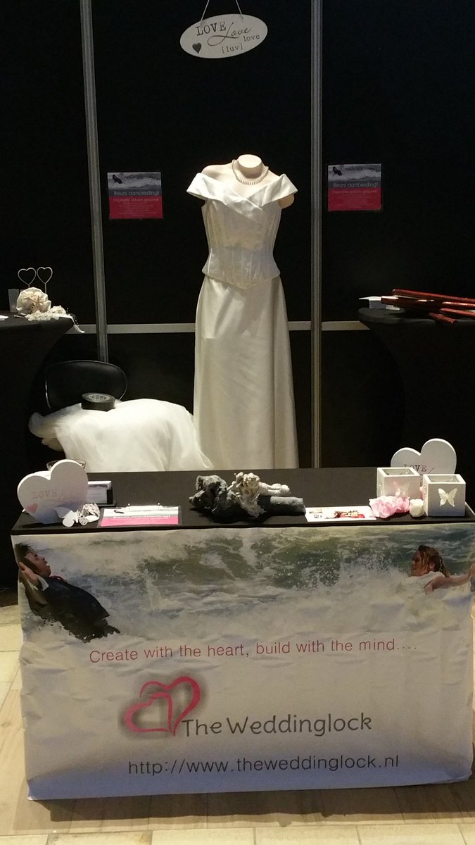Weddinglock's tweet photo. @TheWeddinglock
Morgen zijn we er weer bij! #Weddingfair #Heilo #LandgoedWillybrordus https://t.co/rqbR40yByI