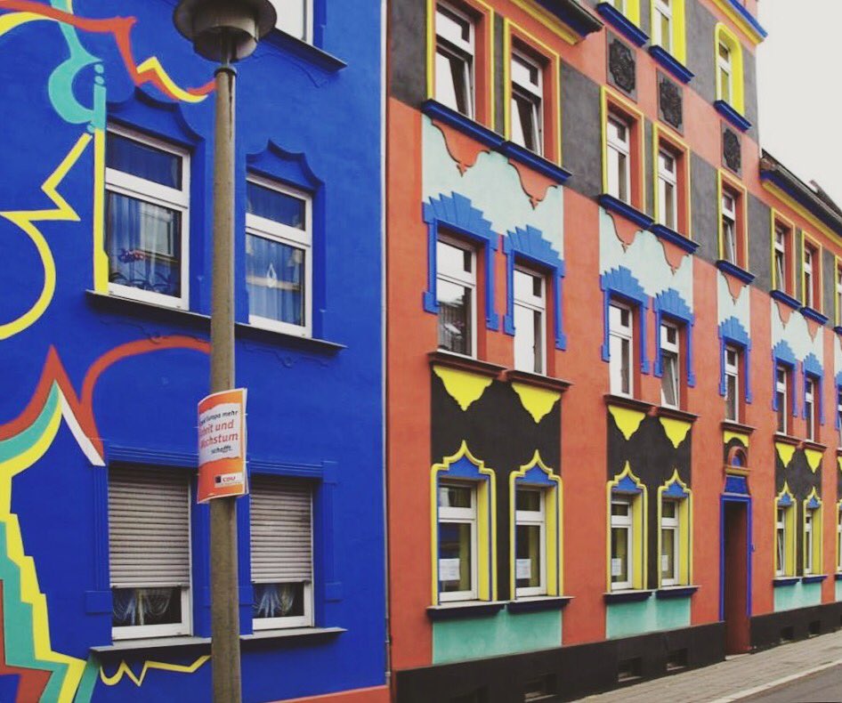 SaturatedSpace's tweet photo. Facade colour scheme, Otto-Richter-Straße, Magdeburg, Germany, Carl Krayl, 1921/22 https://t.co/Dxy9g9UZB6
