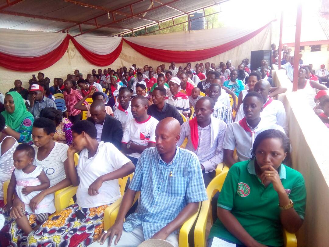 VoixPrince's tweet photo. 56em anniversaire de la victoire du Parti UPRONA en Maire d Bujumbura,commune Mukaza ont était rehaussé par S.E le 1er VP Gaston Sindimwo,.. https://t.co/ZWlNzbS9ok