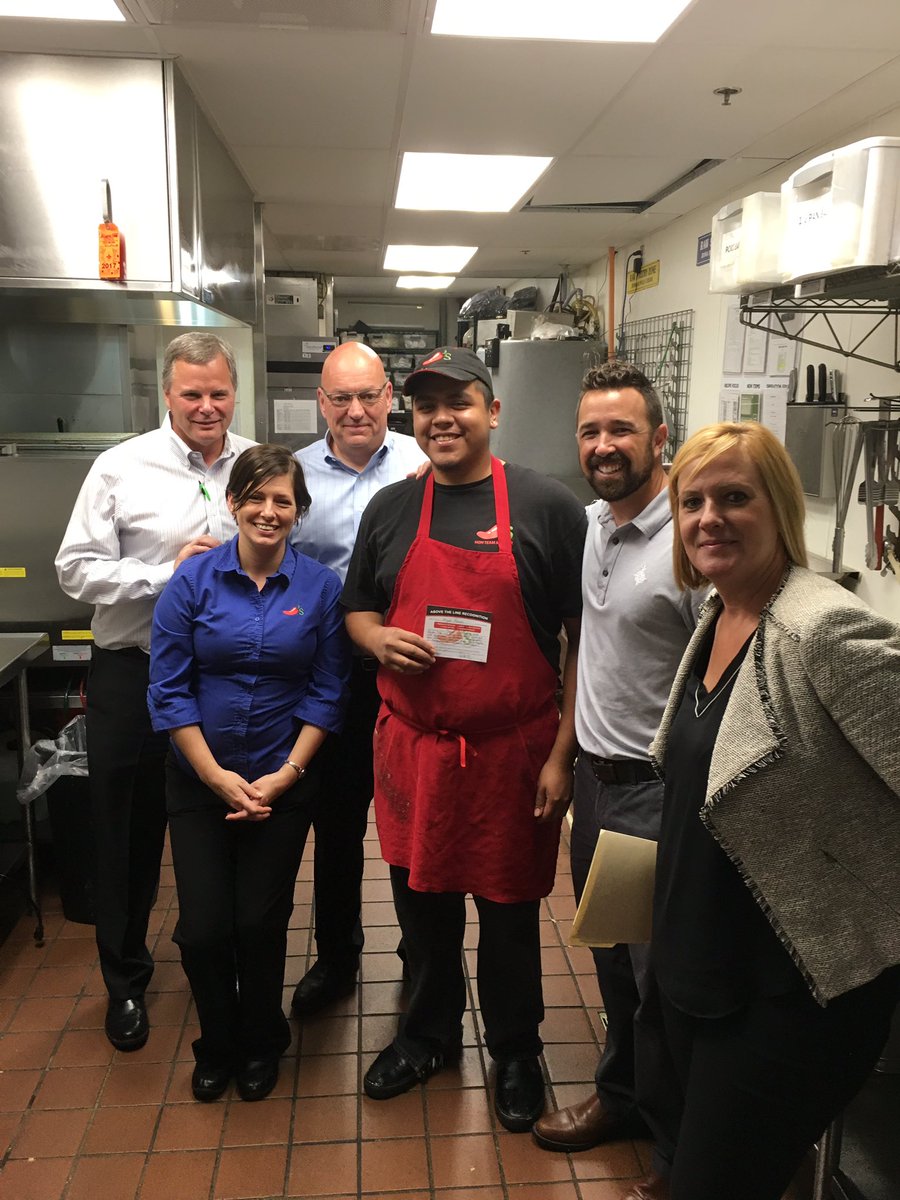 jwjj50's tweet photo. @susanelbedeiwy @domperry2 celebrating feedbacks priceless and 1 degree behaviors. https://t.co/57BeReVWJR