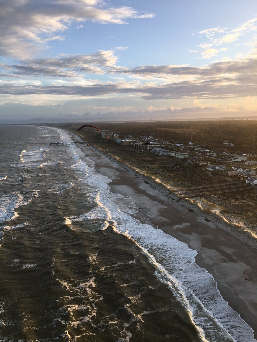 MichelleBHelms's tweet photo. #paramotor #beachflying https://t.co/KYNiwFeuqc