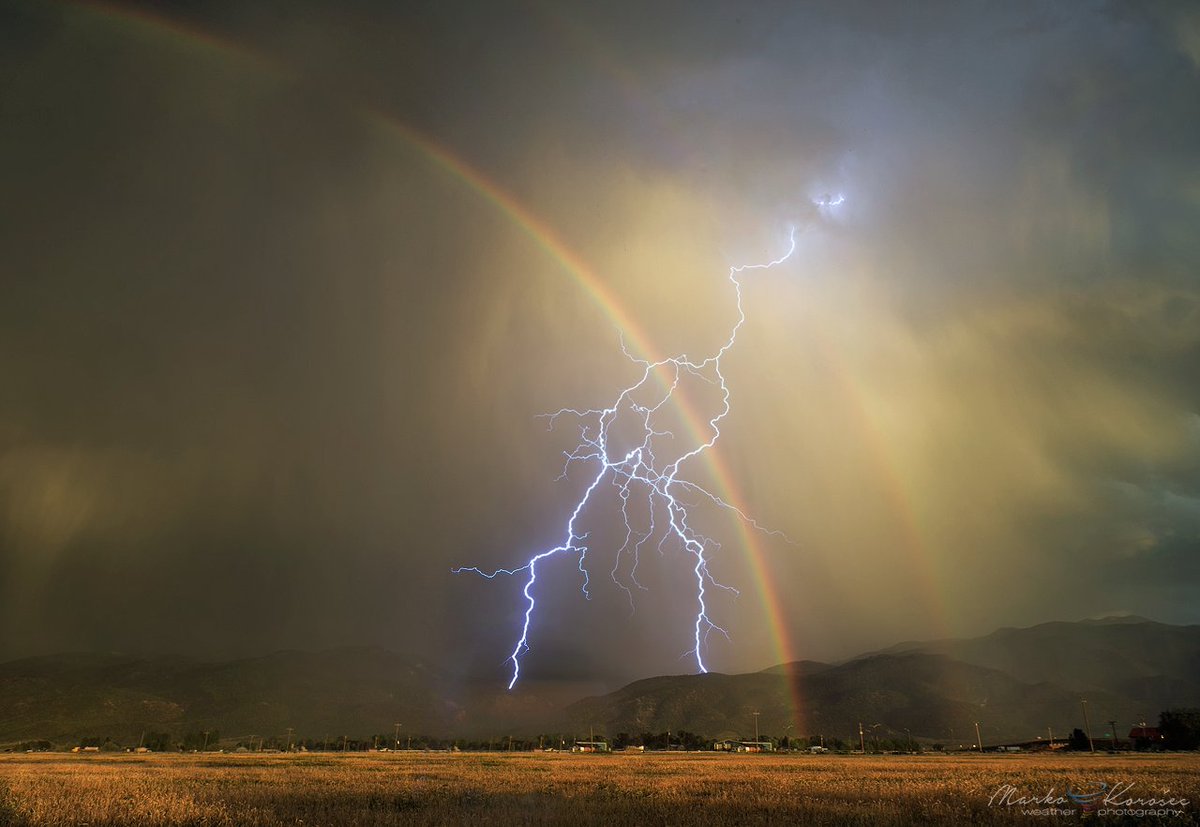 MarkoKorosecNet's tweet photo. While travelling through Utah I got a close storm with double rainbow with CG lightning over it - my dream shot! Taken on Aug 20th, 2017. https://t.co/OIWK7lmbhz