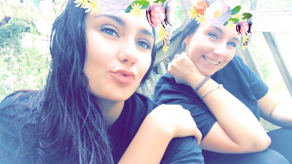 Torii__Martinez's tweet photo. Can we stop to admire my best friend for a moment, two words ...
HOT MAMMA😍🔥 
@Lyssa_xvx https://t.co/2fNZCxaCqx