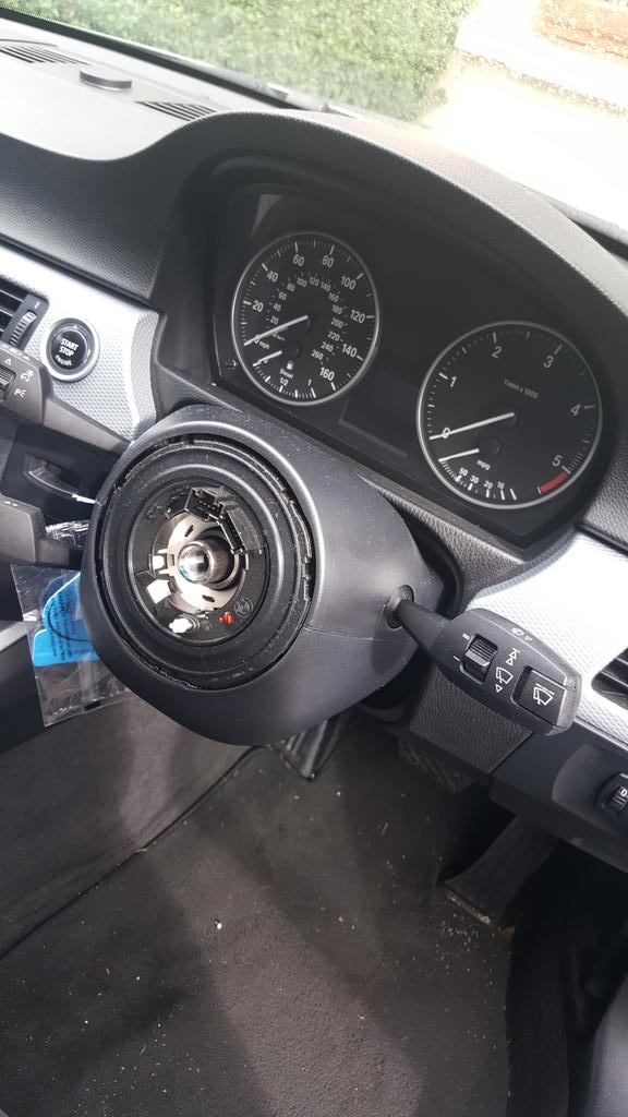 sophiesheth's tweet photo. Shocked when your steering wheel is stolen from your car from your driveway #notsafeanymore https://t.co/i154sbaVoK